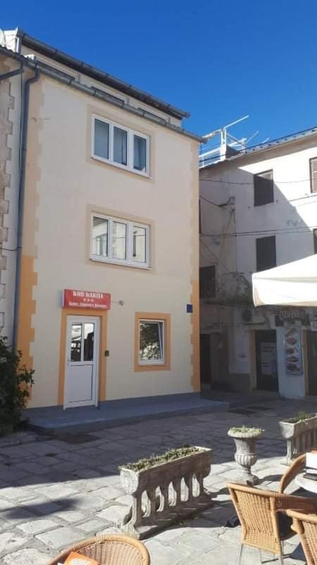 Sobe Kod Bakija Hotel Karlobag Buitenkant foto